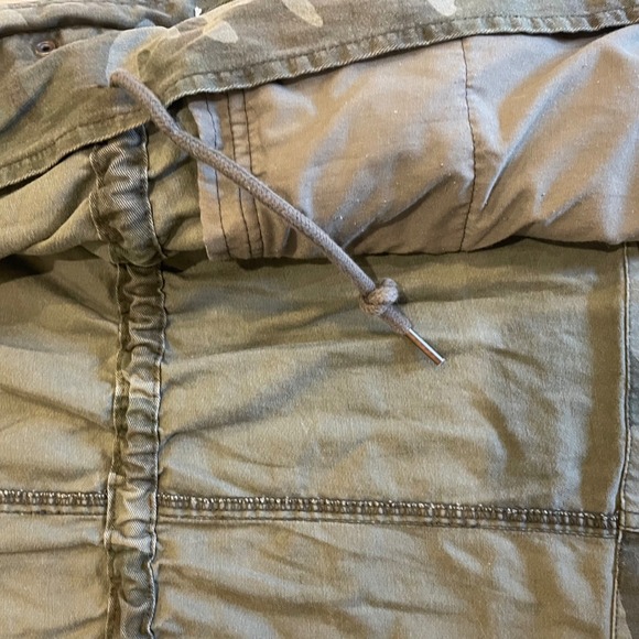 Aeropostale Womens Camouflage Utility Jacket Drawstring Waist Pockets Size S‎ - Picture 9 of 9